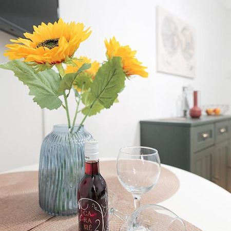 Uranus Apartment เทสซาโลนิกิ ภายนอก รูปภาพ